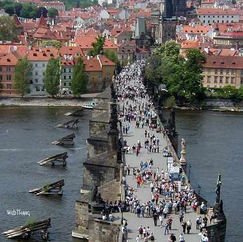 CharlesBridge    A truly Pedestrian Bridge