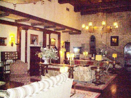 inside-the-parador-the-bar