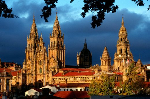 santiago-de-compostela-cathedral-in-spain_splendid-architecture_2354